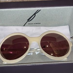 NWT B Brian Atwood Cream Circle Frame Sunglasses